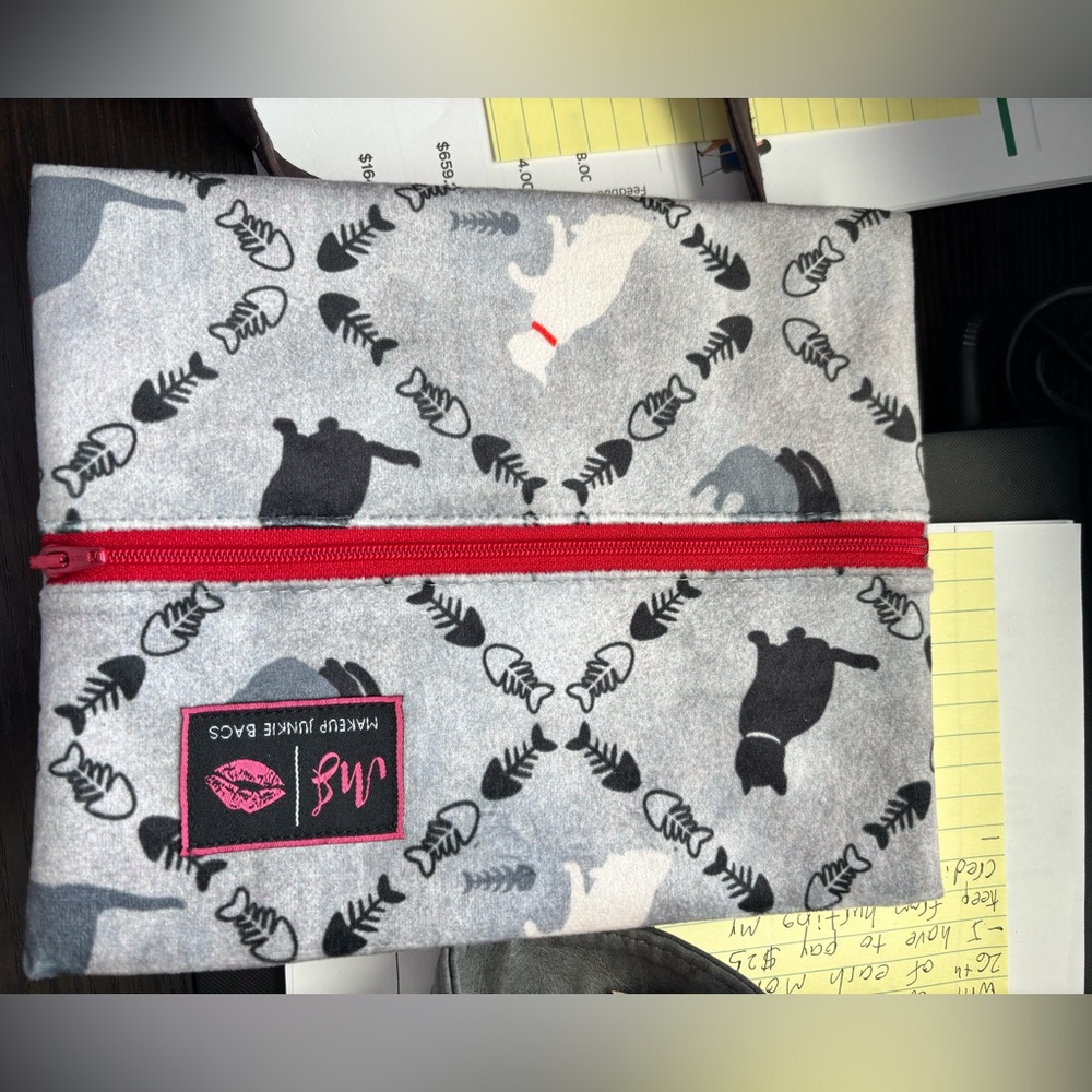 Cat makeup junkie bag